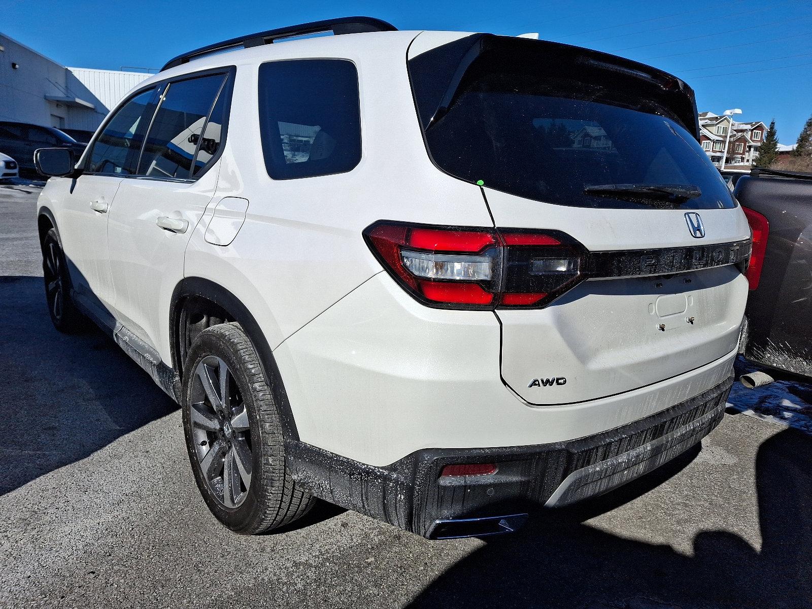 2023 Honda Pilot Vehicle Photo in BETHLEHEM, PA 18017-9401