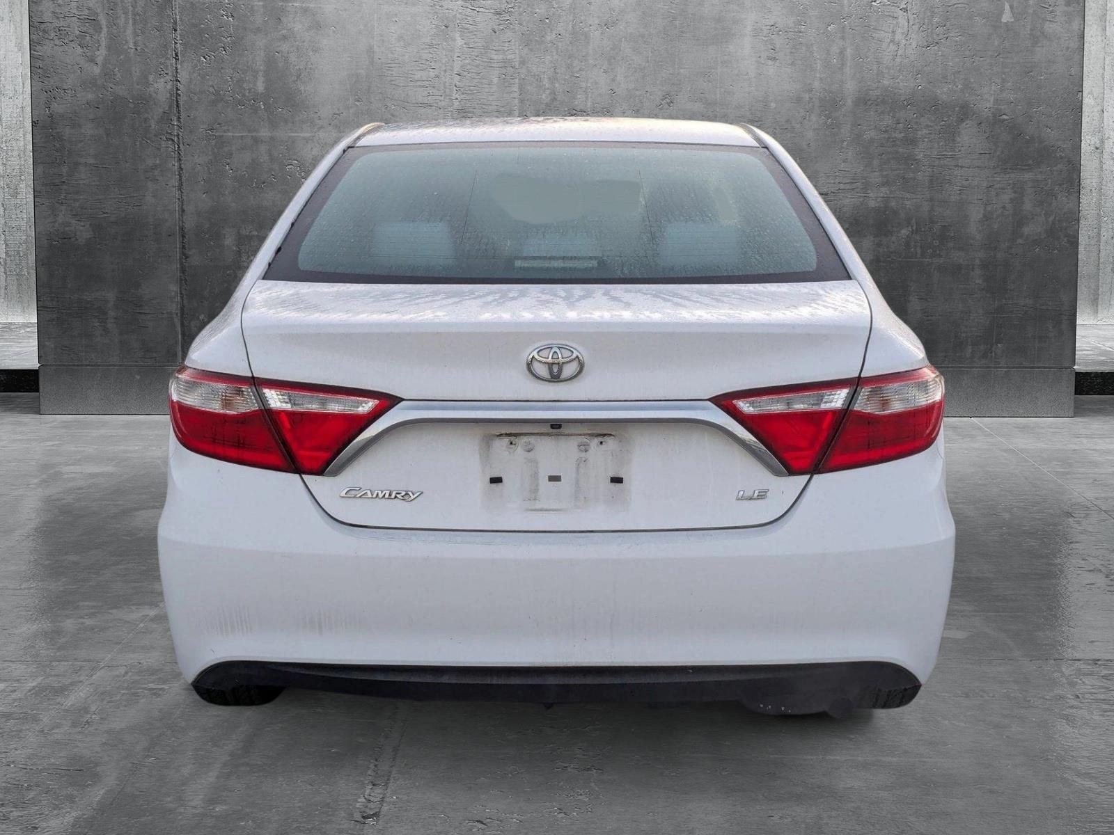 2015 Toyota Camry Vehicle Photo in PEMBROKE PINES, FL 33024-6534