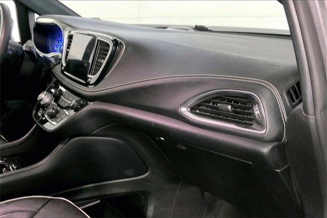 2022 Chrysler Pacifica Vehicle Photo in INDEPENDENCE, MO 64055-1314