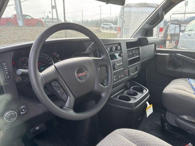 2025 GMC Savana Cutaway 4500 Vehicle Photo in MEDINA, OH 44256-9631