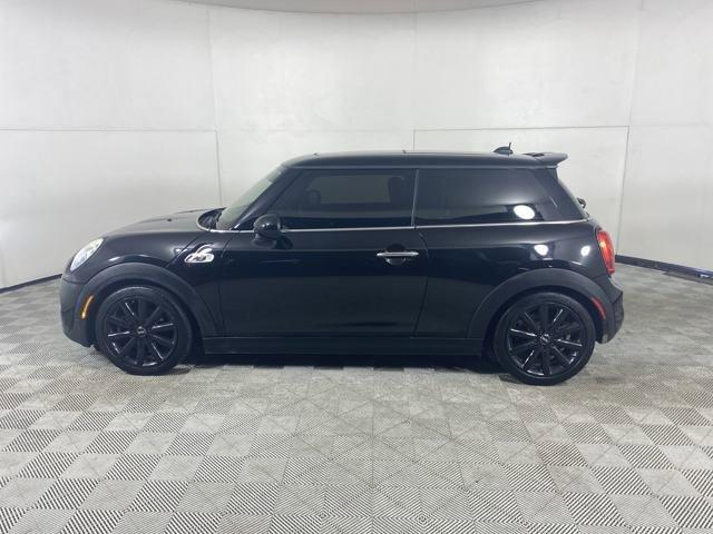 2014 MINI Cooper Hardtop Vehicle Photo in MEDINA, OH 44256-9001