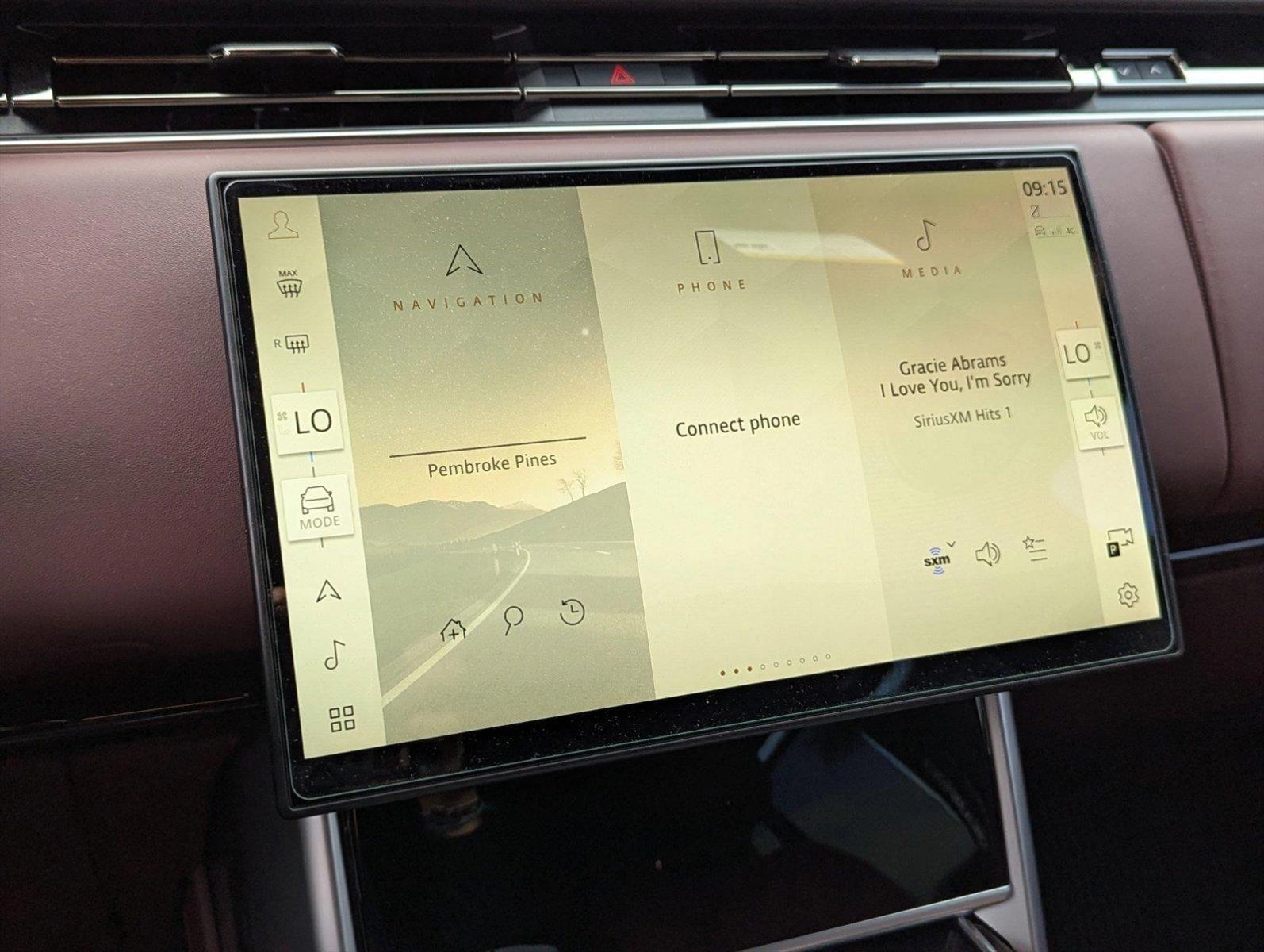 2024 Land Rover Range Rover Vehicle Photo in Pembroke Pines , FL 33027
