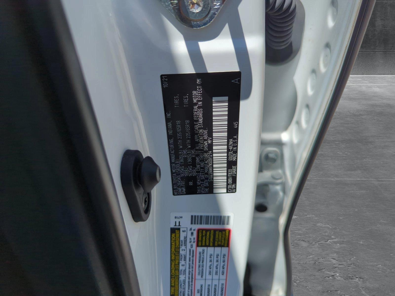 2022 Toyota Highlander Vehicle Photo in Pembroke Pines, FL 33027