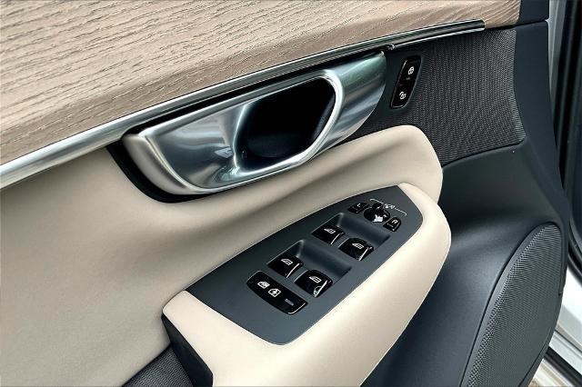 2025 Volvo XC90 Vehicle Photo in Houston, TX 77007
