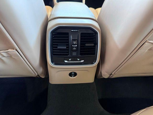 2022 Porsche Macan Vehicle Photo in DELRAY BEACH, FL 33483-3294
