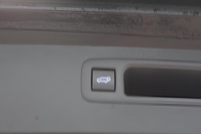 2021 Toyota Highlander Vehicle Photo in Green Bay, WI 54304