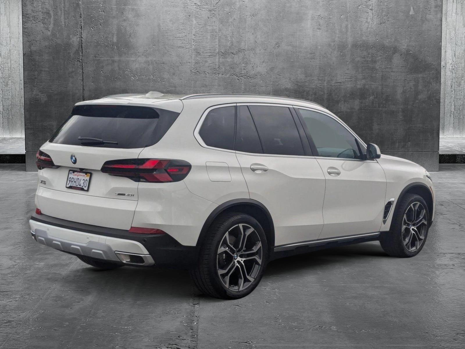 2025 BMW X5 sDrive40i Vehicle Photo in Valencia, CA 91355