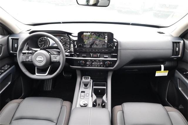 2025 Nissan Pathfinder Vehicle Photo in Hazelwood, MO 63042