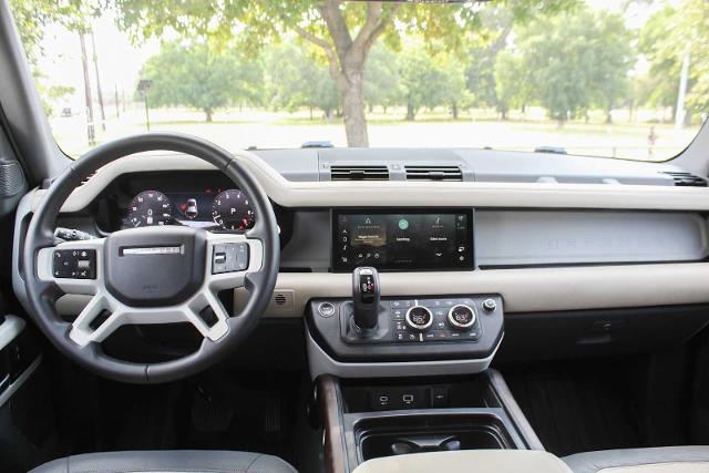 2024 Defender Vehicle Photo in HOUSTON, TX 77090