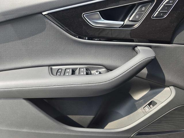 2025 Audi Q7 Vehicle Photo in SUGAR LAND, TX 77478