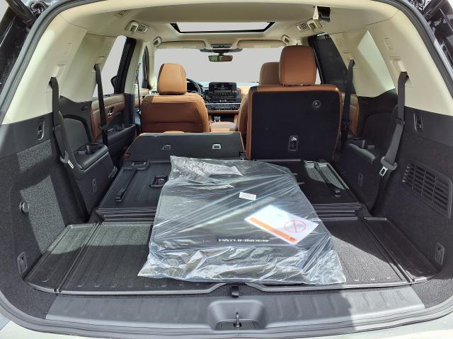 2025 Nissan Pathfinder Vehicle Photo in Oshkosh, WI 54904