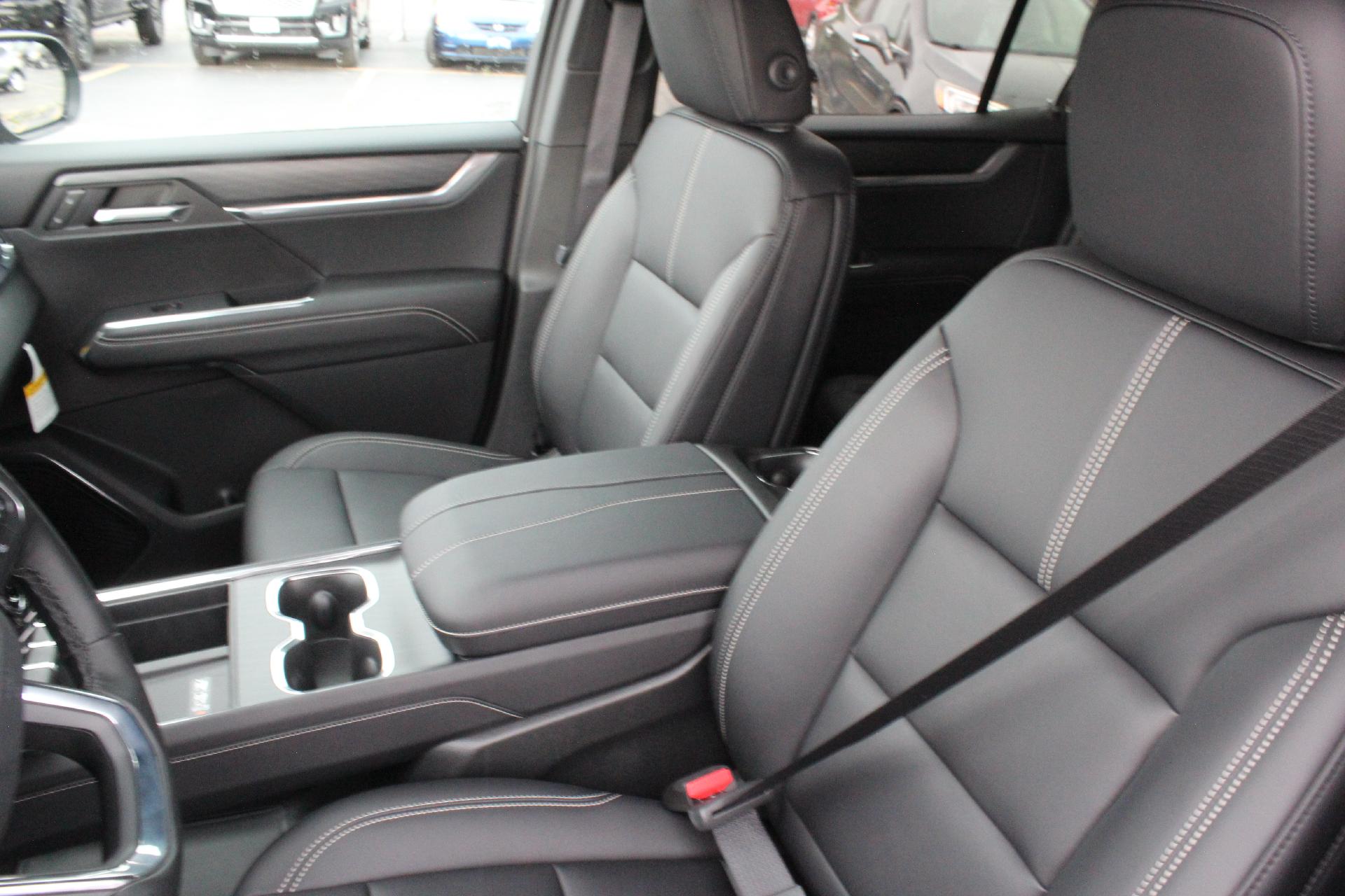 2025 GMC Acadia Vehicle Photo in AURORA, CO 80012-4011