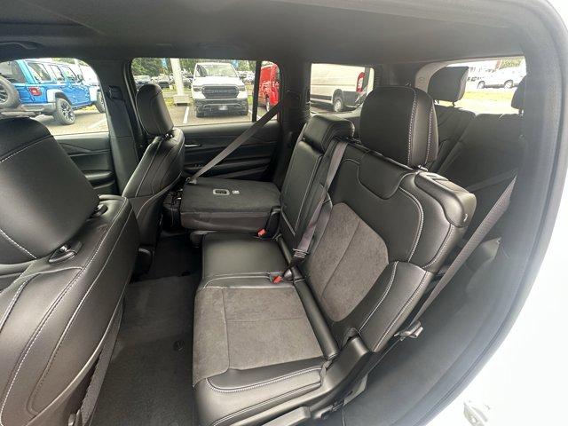 2025 Jeep Grand Cherokee L Vehicle Photo in Doylsetown, PA 18901