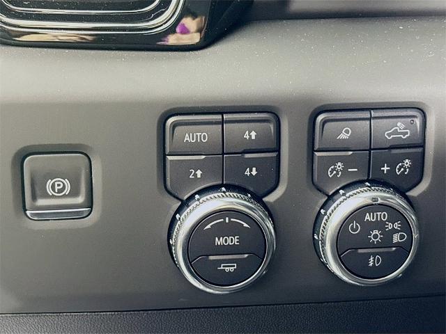 2025 GMC Sierra 3500 HD Vehicle Photo in PUYALLUP, WA 98371-4149