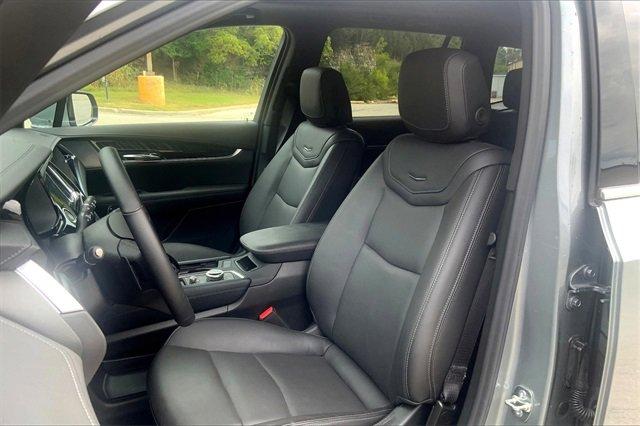 2025 Cadillac XT6 Vehicle Photo in KANSAS CITY, MO 64114-4545