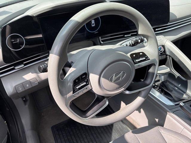 2024 Hyundai ELANTRA Vehicle Photo in Philadelphia, PA 19116