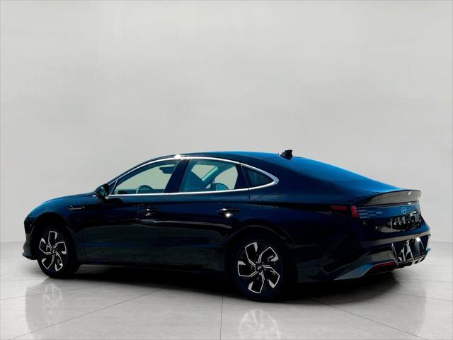 2024 Hyundai SONATA Vehicle Photo in Green Bay, WI 54304