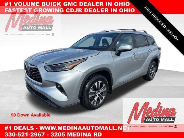 2023 Toyota Highlander Vehicle Photo in MEDINA, OH 44256-9631