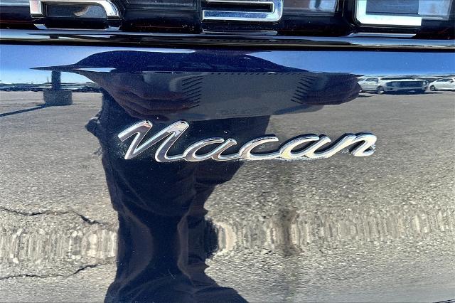 2022 Porsche Macan Vehicle Photo in Tulsa, OK 74145