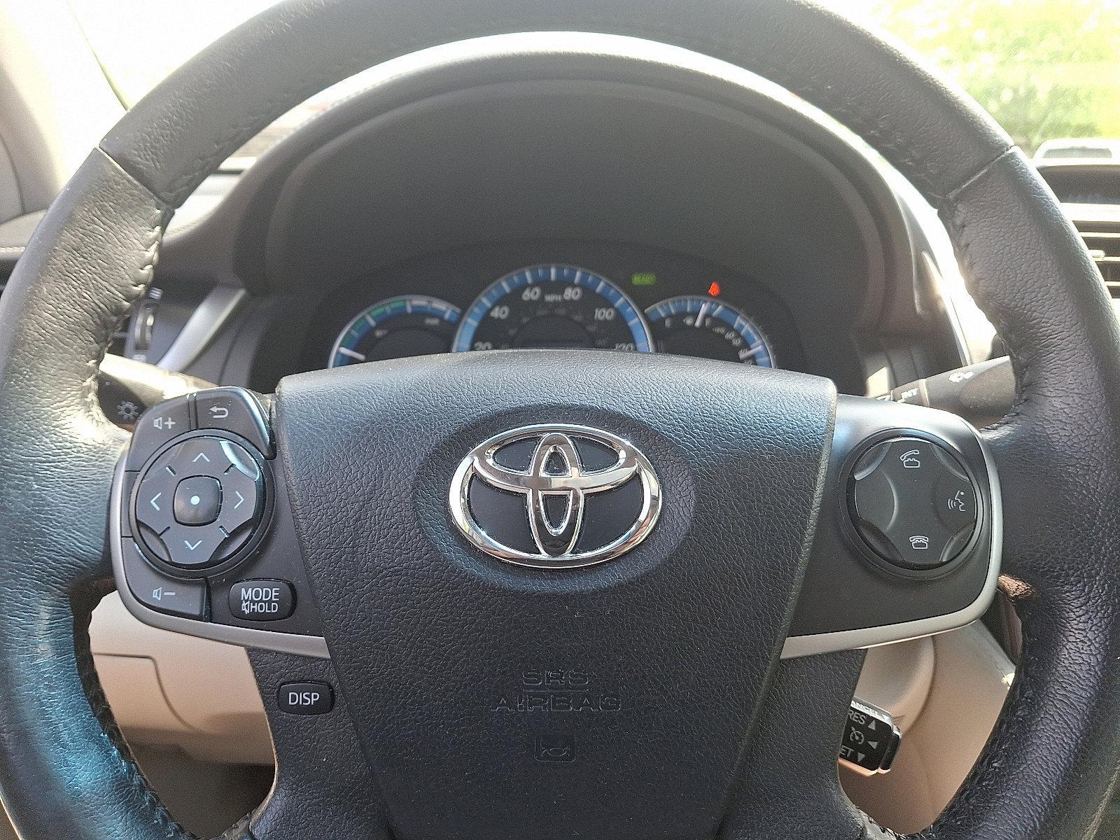 2013 Toyota Camry Hybrid Vehicle Photo in Trevose, PA 19053