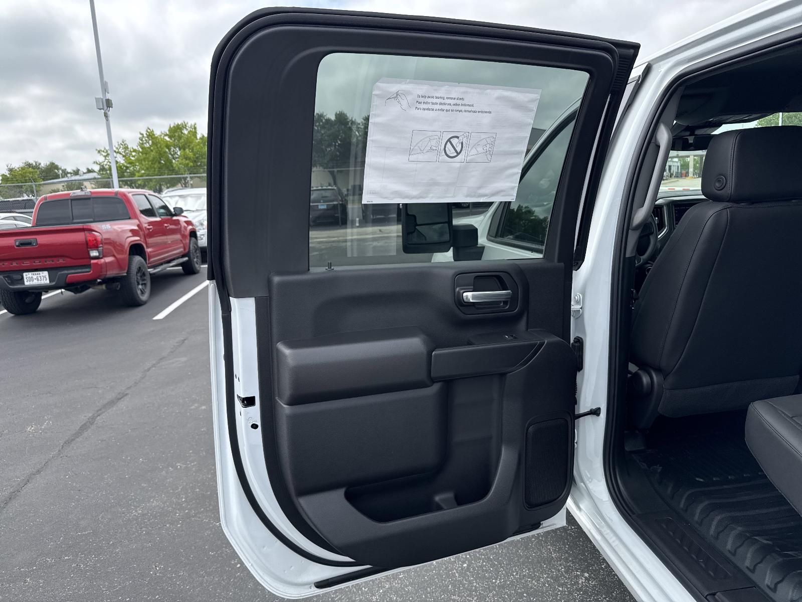 2025 Chevrolet Silverado 3500 HD Chassis Cab Vehicle Photo in GEORGETOWN, TX 78626-7508