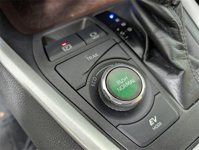 2021 Toyota RAV4 Vehicle Photo in ENGLEWOOD, CO 80113-6708