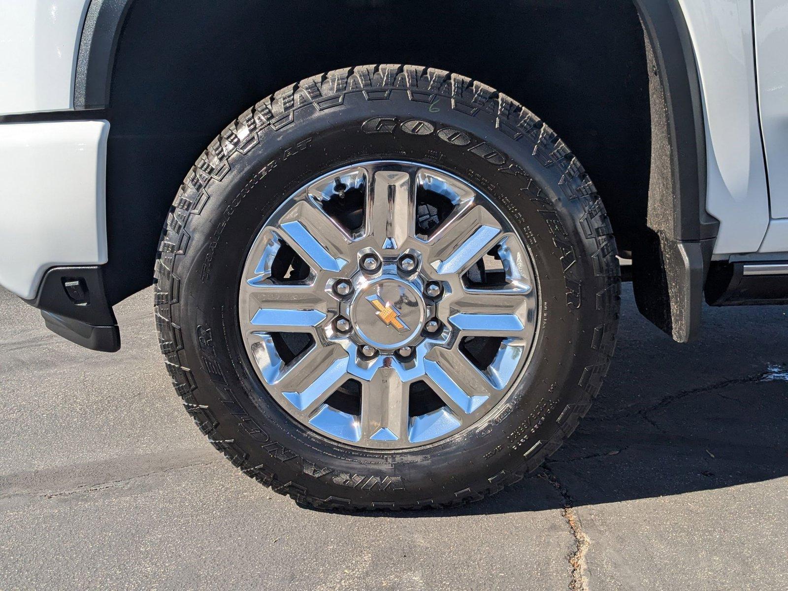 2024 Chevrolet Silverado 2500 HD Vehicle Photo in VALENCIA, CA 91355-1705