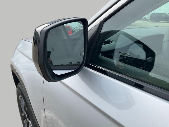 2023 Jeep Grand Cherokee L Vehicle Photo in Kaukauna, WI 54130