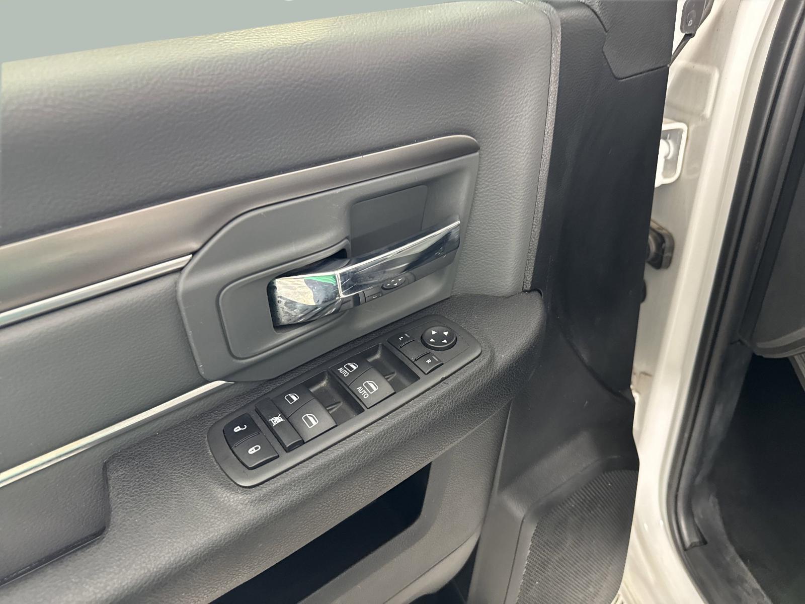 2023 Ram 1500 Classic Vehicle Photo in GEORGETOWN, TX 78626-7508