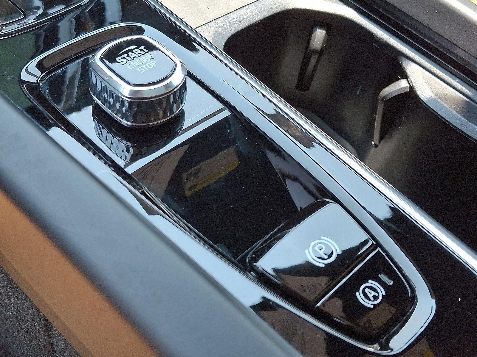 2022 Volvo XC60 Vehicle Photo in Trevose, PA 19053