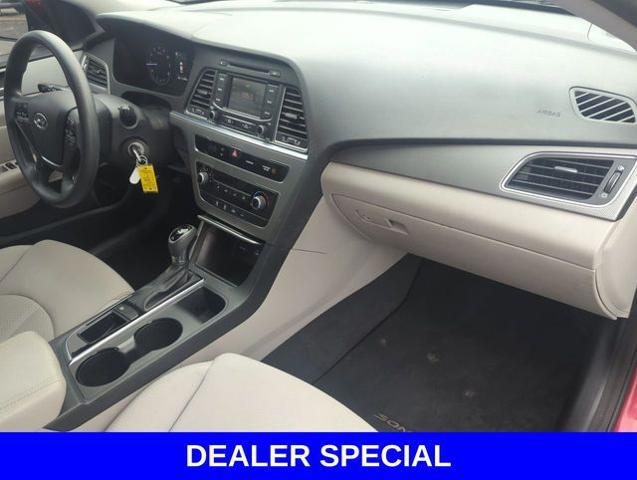 2015 Hyundai SONATA Vehicle Photo in Merrillville, IN 46410