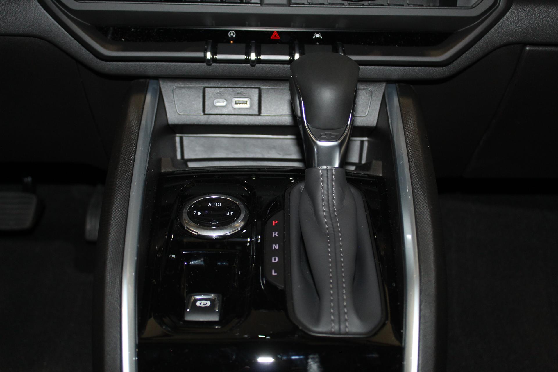 2025 Chevrolet Colorado Vehicle Photo in NORTHAMPTON, MA 01060-1120