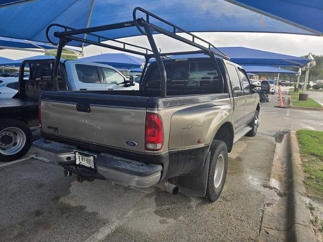 2004 Ford Super Duty F-350 DRW Vehicle Photo in DENTON, TX 76210-9321
