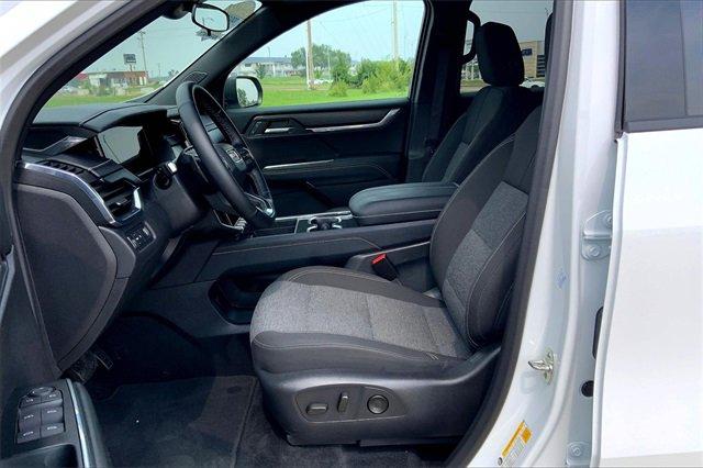 2025 GMC Acadia Vehicle Photo in TOPEKA, KS 66609-0000
