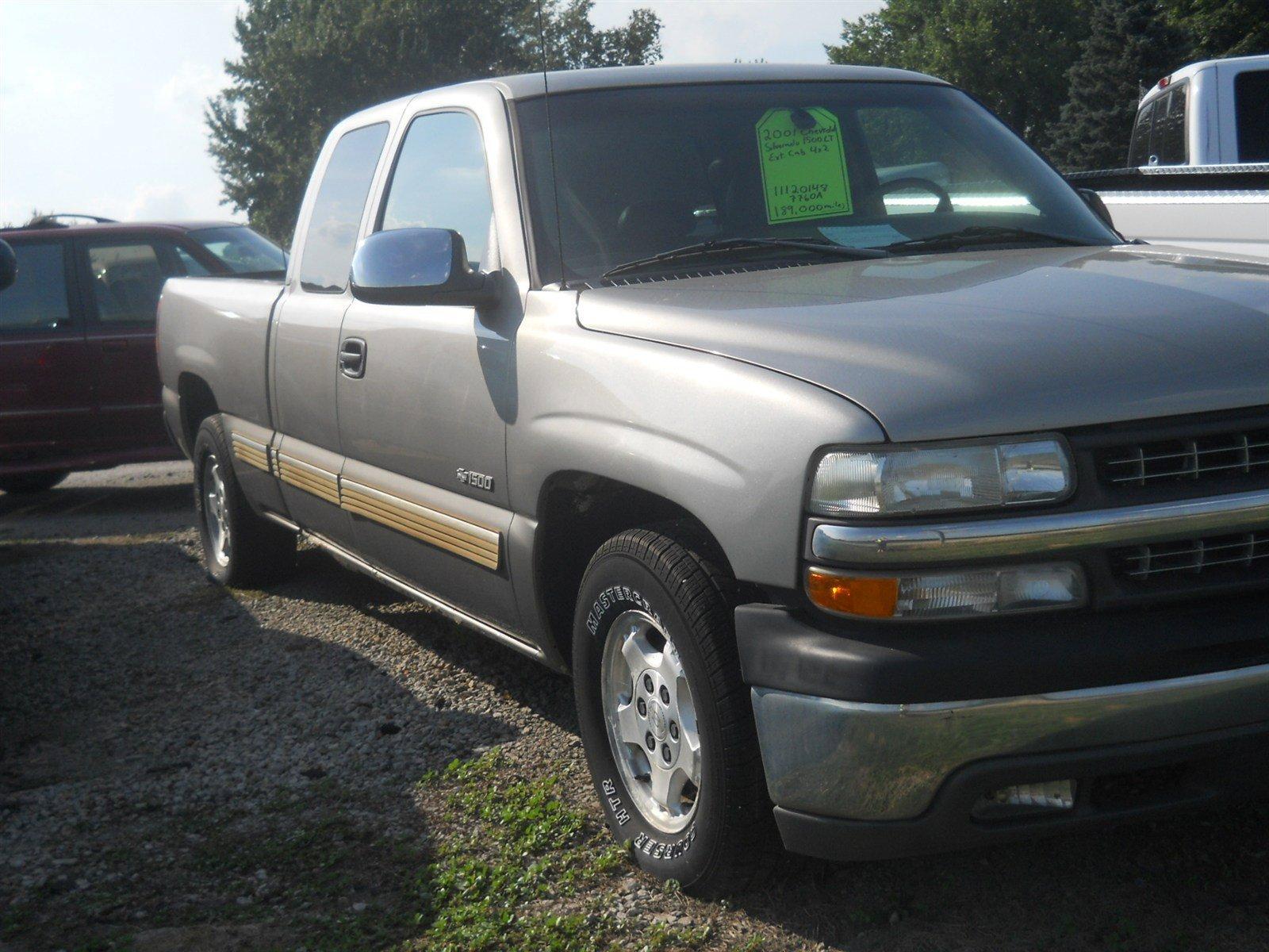 Used 2001 Chevrolet Silverado LT with VIN 2GCEC19T811120148 for sale in Delavan, IL