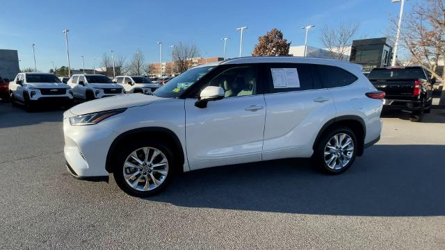 2023 Toyota Highlander Vehicle Photo in BENTONVILLE, AR 72712-4322