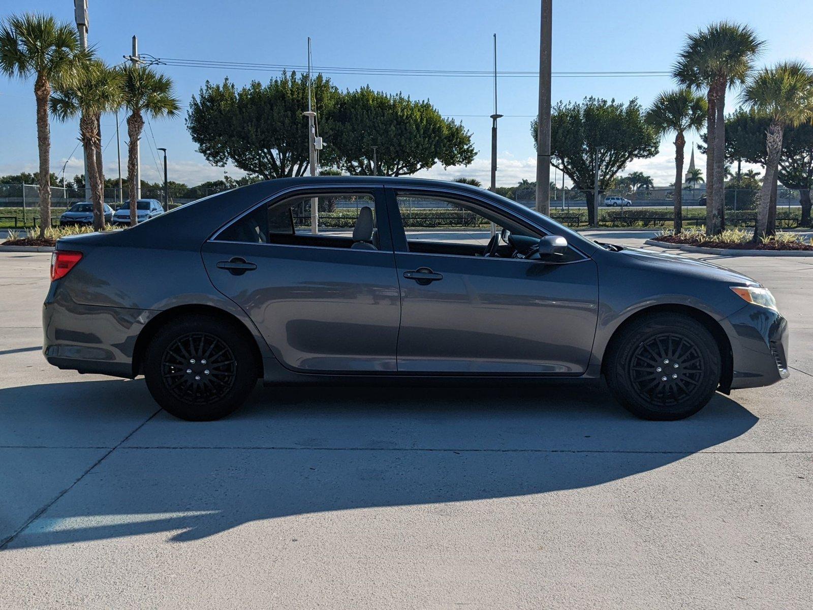 2014 Toyota Camry Vehicle Photo in Davie, FL 33331