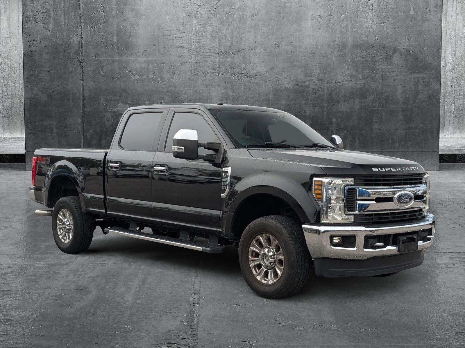 2018 Ford Super Duty F-250 SRW Vehicle Photo in St. Petersburg, FL 33713