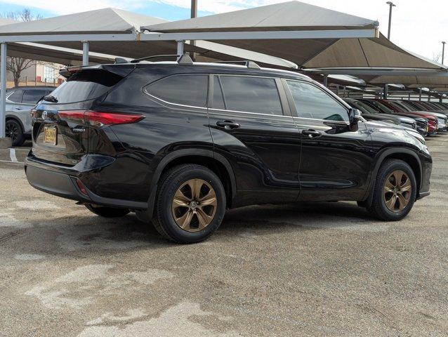 2023 Toyota Highlander Vehicle Photo in San Antonio, TX 78230