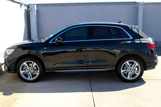 2022 Audi Q3 Vehicle Photo in SUGAR LAND, TX 77478