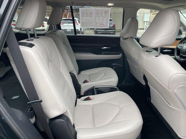 2024 Toyota Grand Highlander Vehicle Photo in MEDINA, OH 44256-9631