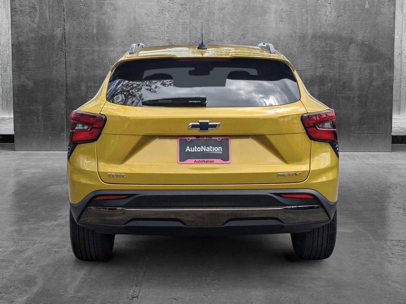 2025 Chevrolet Trax Vehicle Photo in GREENACRES, FL 33463-3207