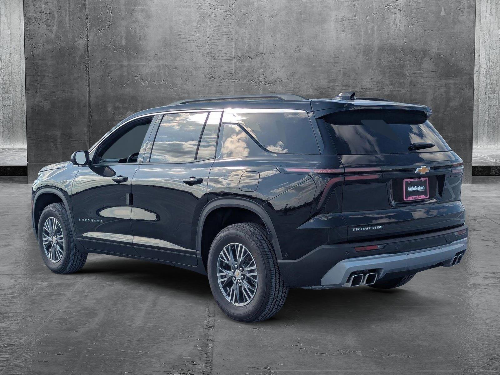 2025 Chevrolet Traverse Vehicle Photo in PEMBROKE PINES, FL 33024-6534