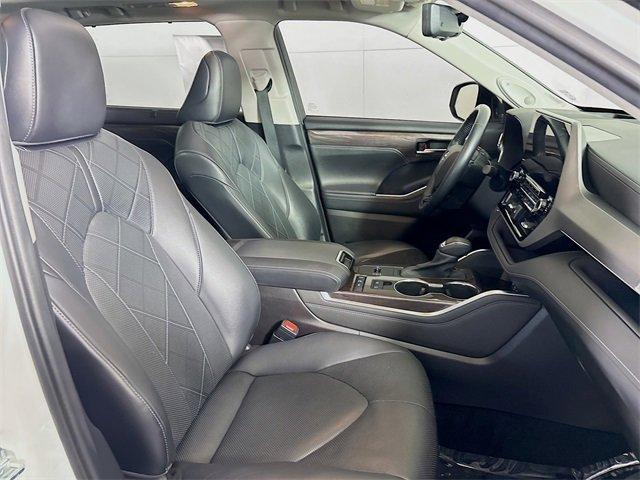 2021 Toyota Highlander Vehicle Photo in PUYALLUP, WA 98371-4149