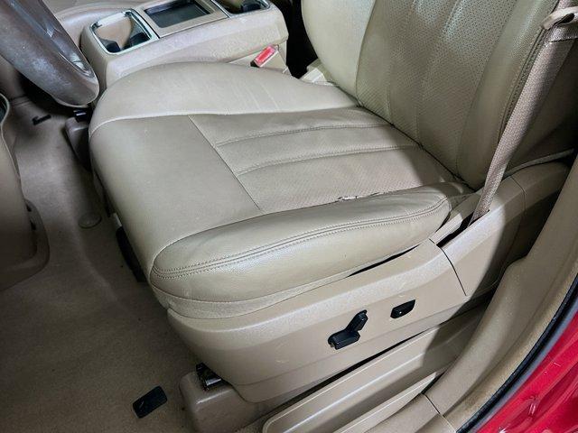 2012 Chrysler Town & Country Vehicle Photo in Doylsetown, PA 18901