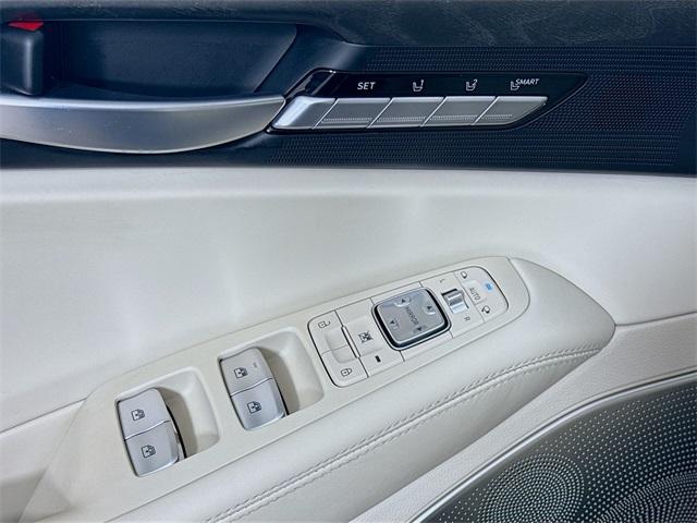 2022 Genesis G90 Vehicle Photo in Everett, WA 98204