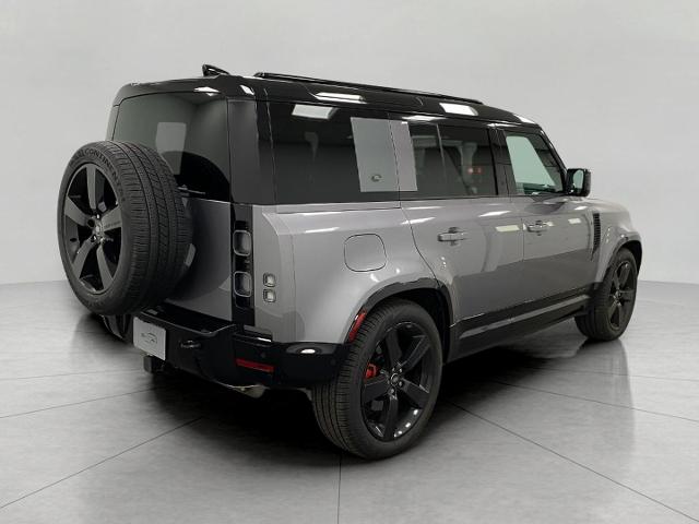 2024 Defender Vehicle Photo in Appleton, WI 54913