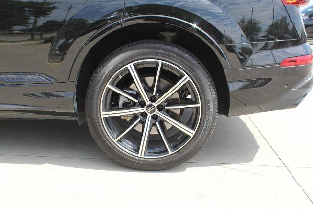 2025 Audi Q7 Vehicle Photo in HOUSTON, TX 77090