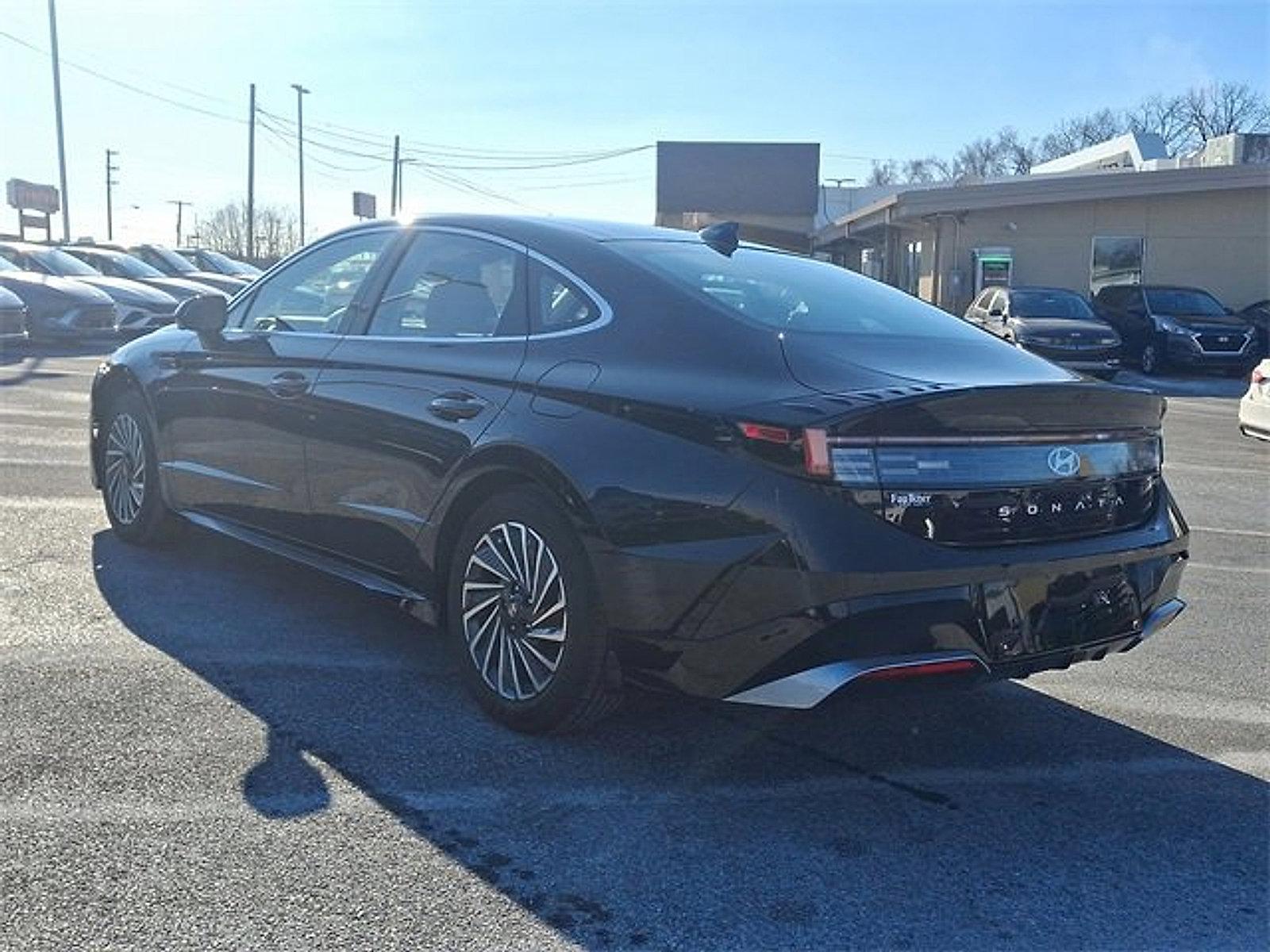 2025 Hyundai SONATA Hybrid Vehicle Photo in Harrisburg, PA 17111