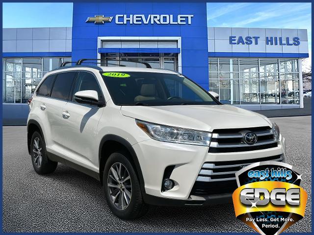 2019 Toyota Highlander Vehicle Photo in Roslyn, NY 11576